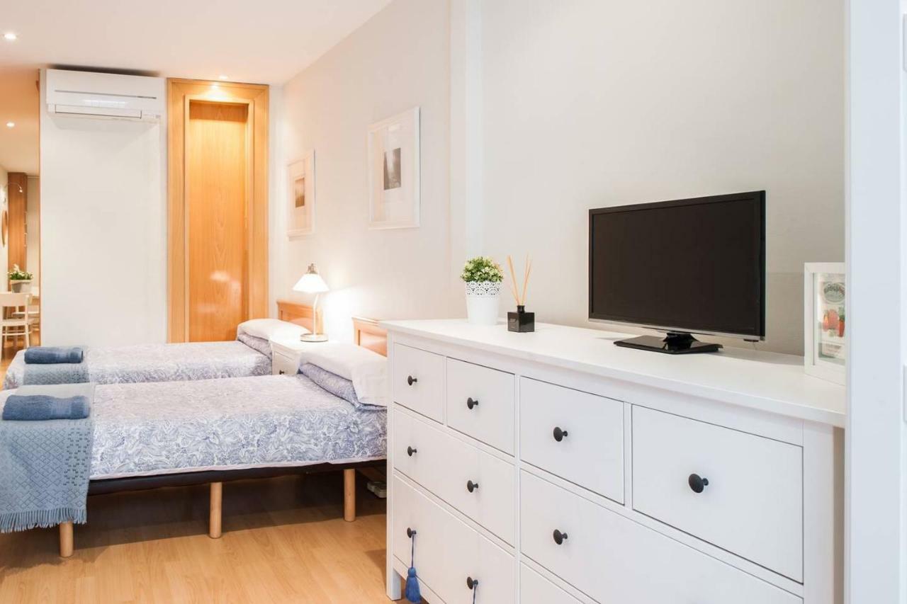 Nice Apartment Near Barcelona Center ภายนอก รูปภาพ
