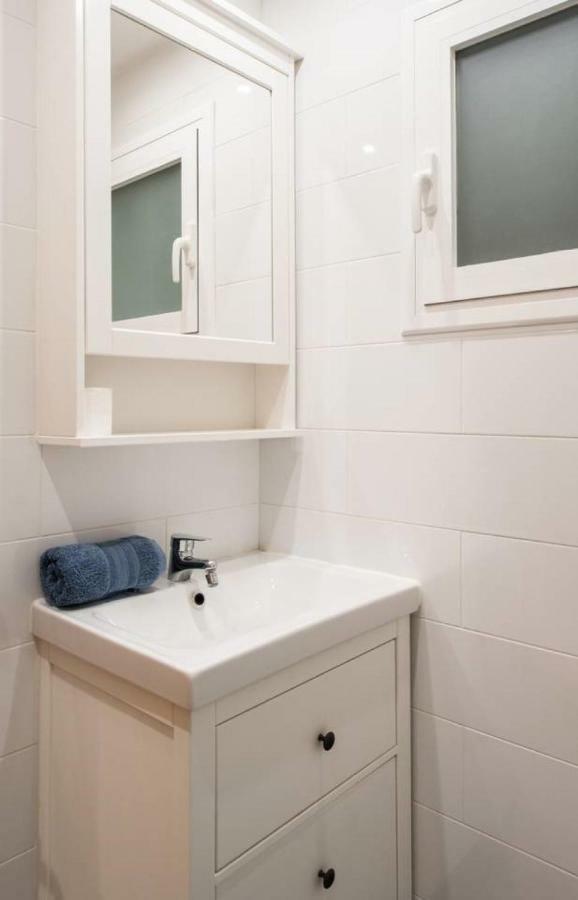 Nice Apartment Near Barcelona Center ภายนอก รูปภาพ